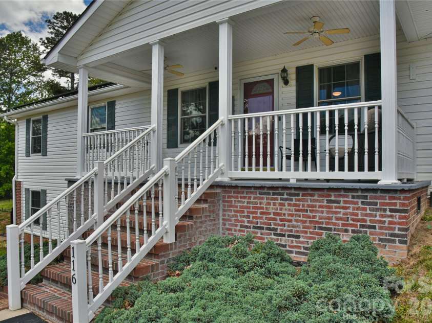 116 Kay Road, Flat Rock, NC 28731.  MLS# CAR4380251, YatesRealty ID 21025. 