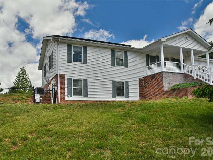 116 Kay Road, Flat Rock, NC 28731.  MLS# CAR4380251, YatesRealty ID 21025. 