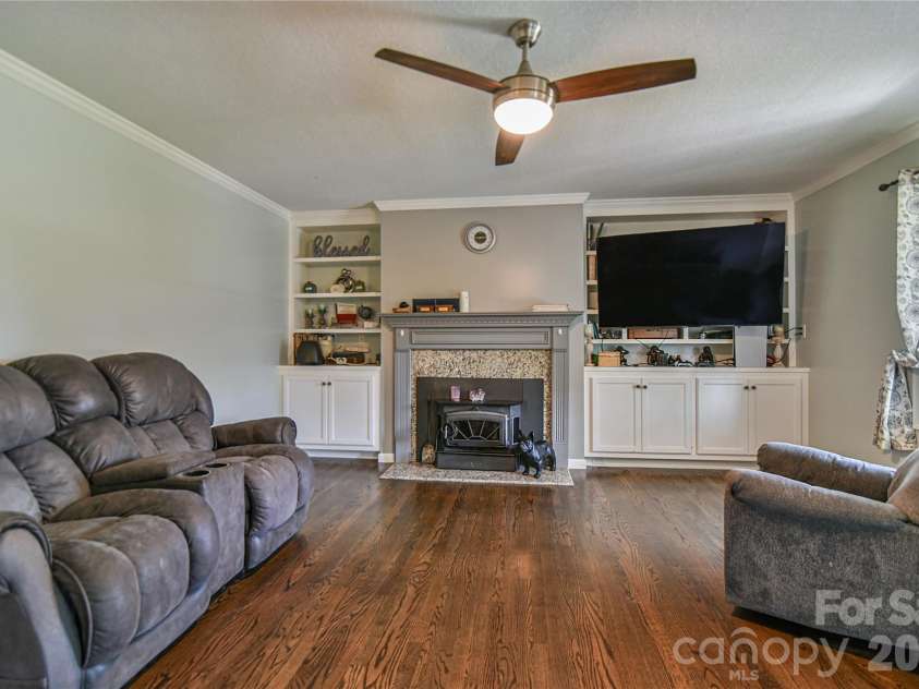 116 Kay Road, Flat Rock, NC 28731.  MLS# CAR4380251, YatesRealty ID 21025. 