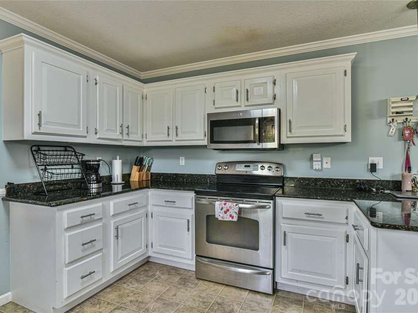 116 Kay Road, Flat Rock, NC 28731.  MLS# CAR4380251, YatesRealty ID 21025. 
