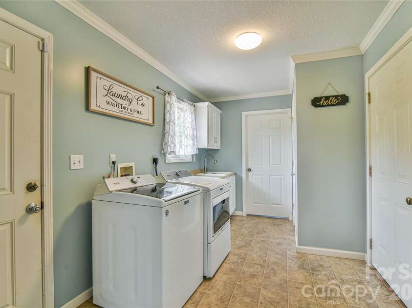 116 Kay Road, Flat Rock, NC 28731.  MLS# CAR4380251, YatesRealty ID 21025. 