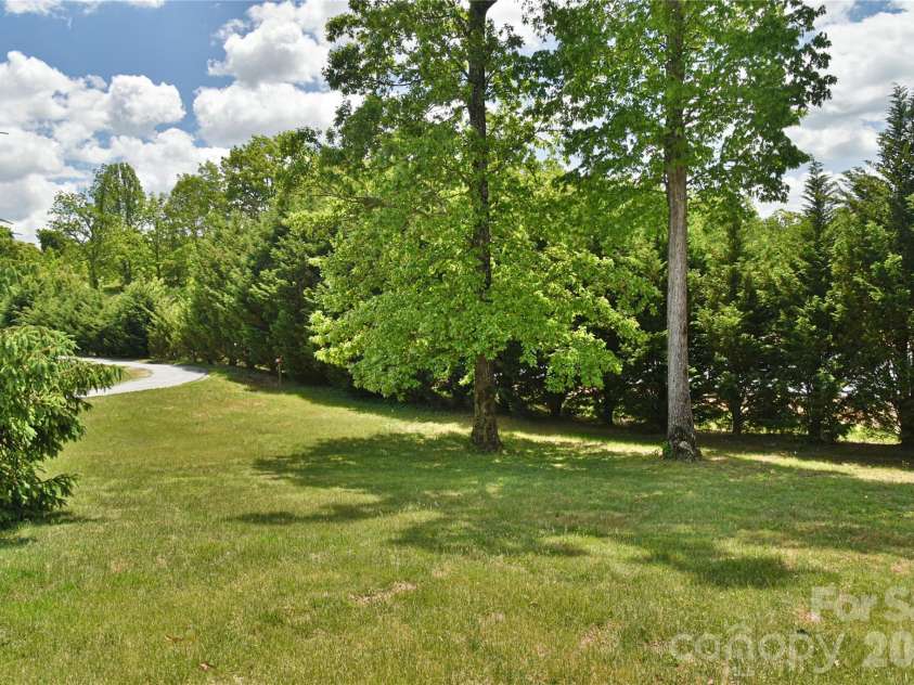 116 Kay Road, Flat Rock, NC 28731.  MLS# CAR4380251, YatesRealty ID 21025. 