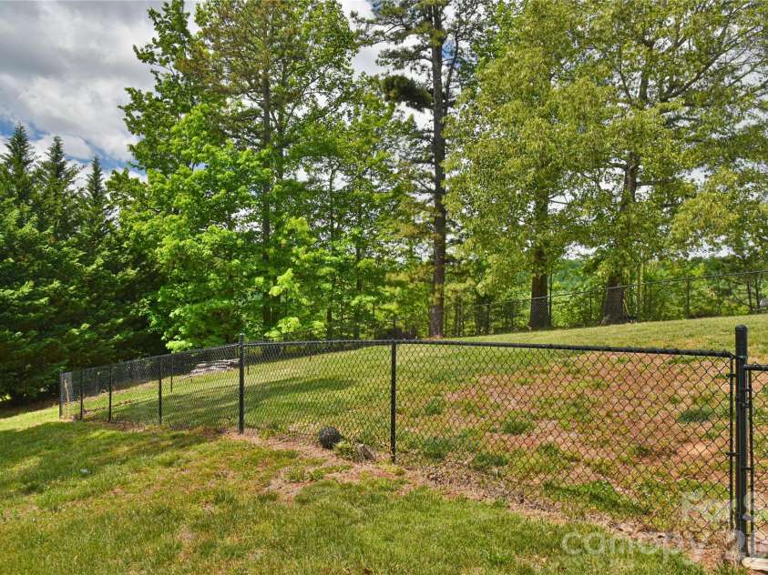 116 Kay Road, Flat Rock, NC 28731.  MLS# CAR4380251, YatesRealty ID 21025. 