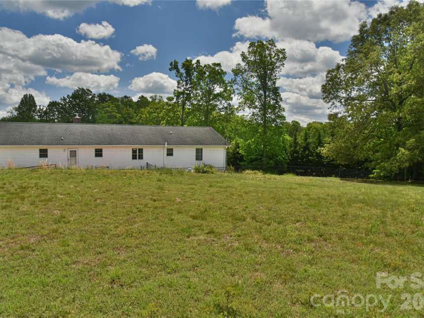 116 Kay Road, Flat Rock, NC 28731.  MLS# CAR4380251, YatesRealty ID 21025. 