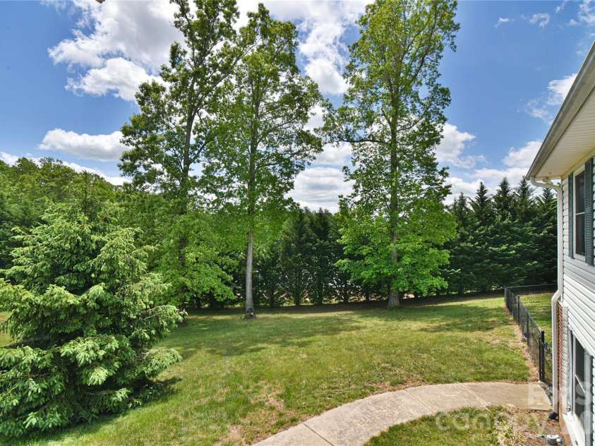 116 Kay Road, Flat Rock, NC 28731.  MLS# CAR4380251, YatesRealty ID 21025. 