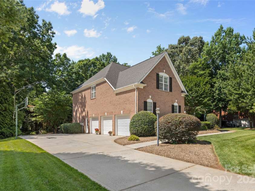 1336 Dobson Drive, Waxhaw, NC 28173.  MLS# CAR4267280, YatesRealty ID 21026. 