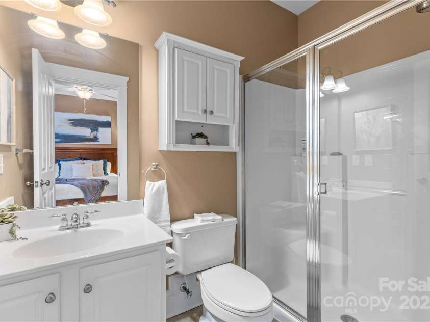 1336 Dobson Drive, Waxhaw, NC 28173.  MLS# CAR4267280, YatesRealty ID 21026. Main-level bath (ensuite)