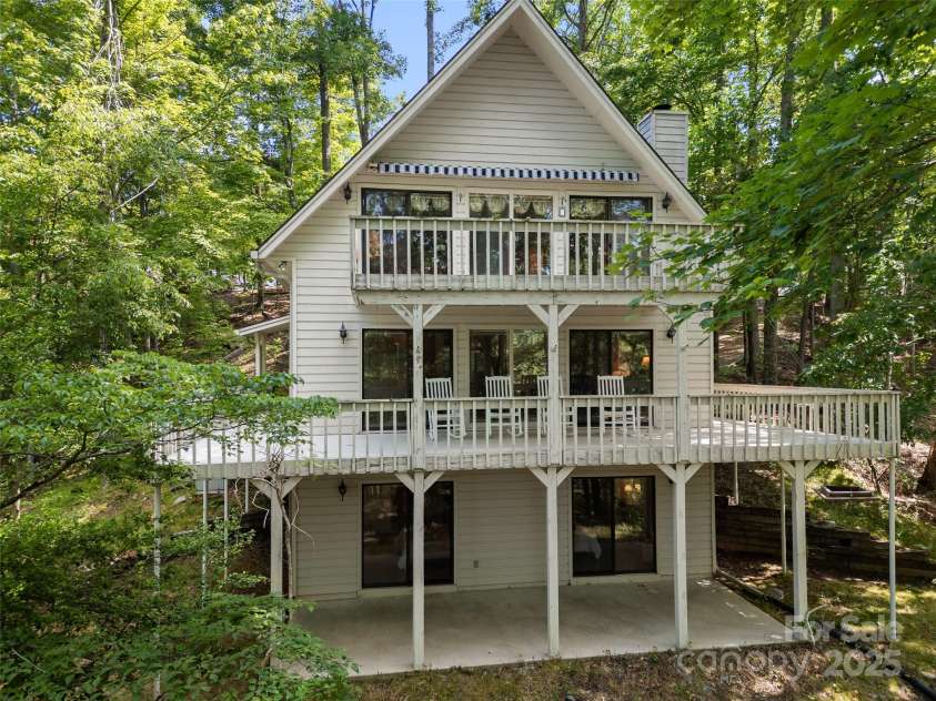 43 Hungryneck Hollow Lane, Saluda, NC 28773.  MLS# CAR4268230, YatesRealty ID 21027. Front of House