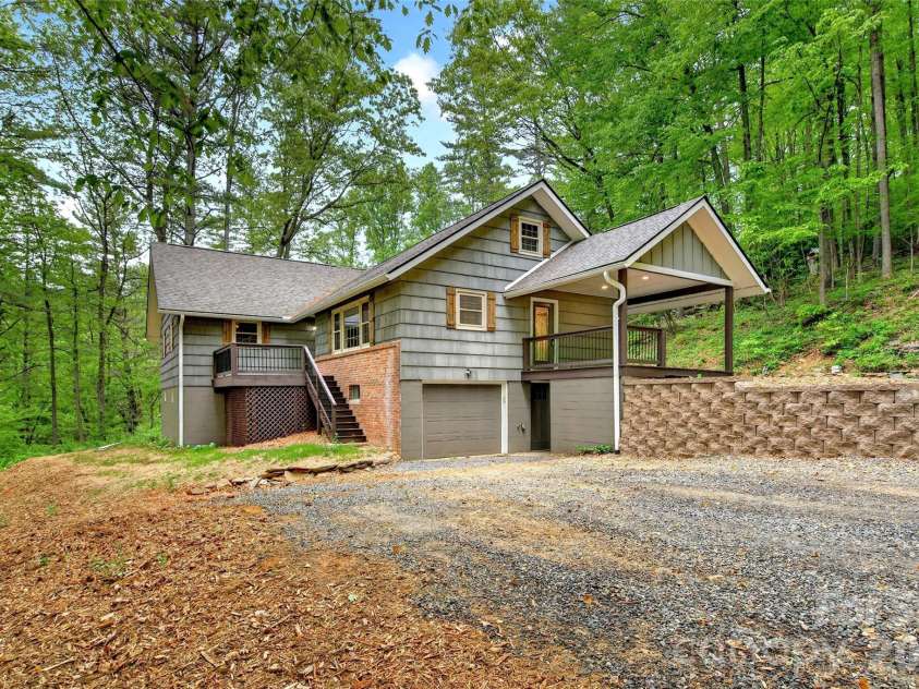 3781 226 Highway, Bakersville, NC 28705.  MLS# CAR4380281, YatesRealty ID 21028. 