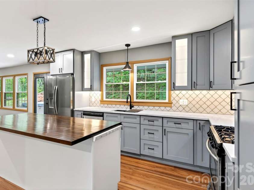 3781 226 Highway, Bakersville, NC 28705.  MLS# CAR4380281, YatesRealty ID 21028. 