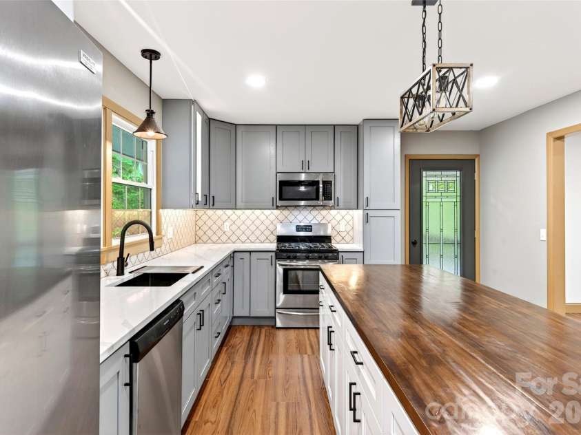 3781 226 Highway, Bakersville, NC 28705.  MLS# CAR4380281, YatesRealty ID 21028. 