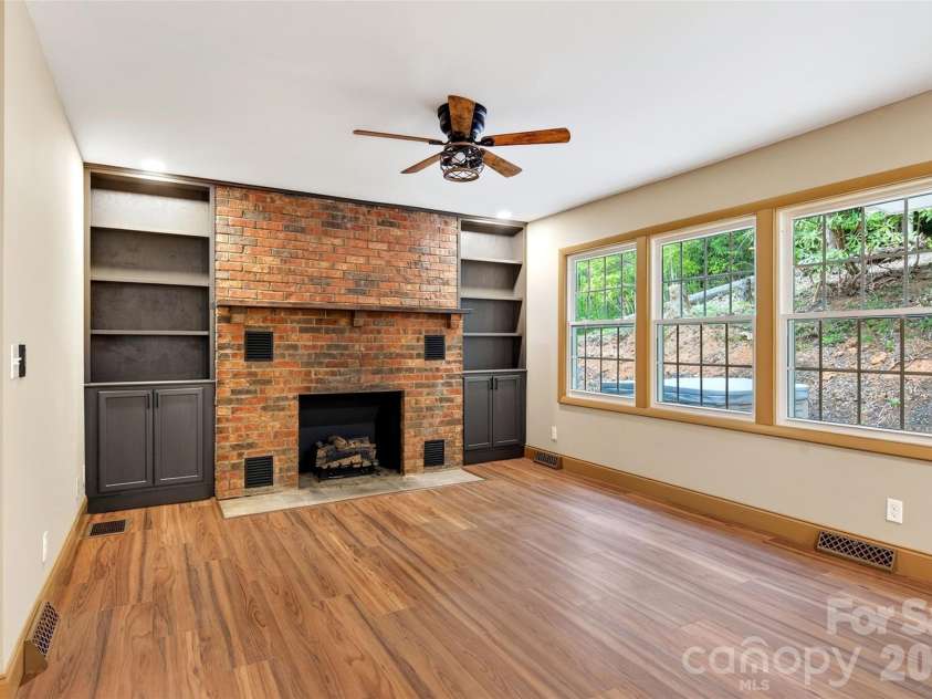 3781 226 Highway, Bakersville, NC 28705.  MLS# CAR4380281, YatesRealty ID 21028. 