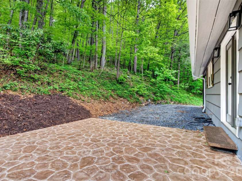 3781 226 Highway, Bakersville, NC 28705.  MLS# CAR4380281, YatesRealty ID 21028. 