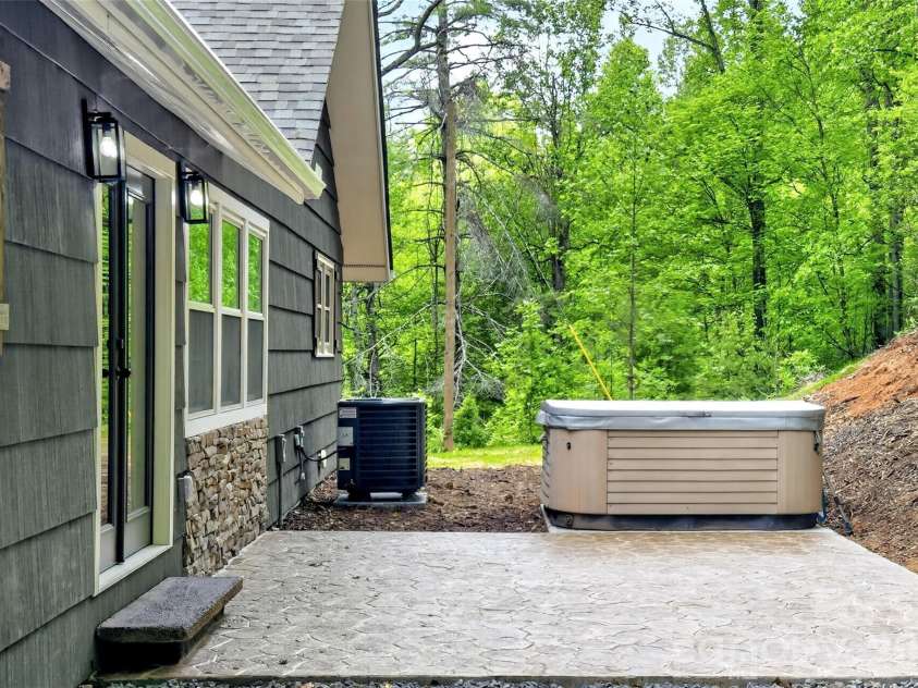 3781 226 Highway, Bakersville, NC 28705.  MLS# CAR4380281, YatesRealty ID 21028. 