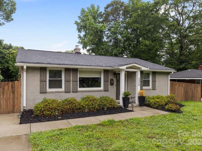 5008 Unaka Avenue, Charlotte, NC 28205.  MLS# CAR4266864, YatesRealty ID 21028. 