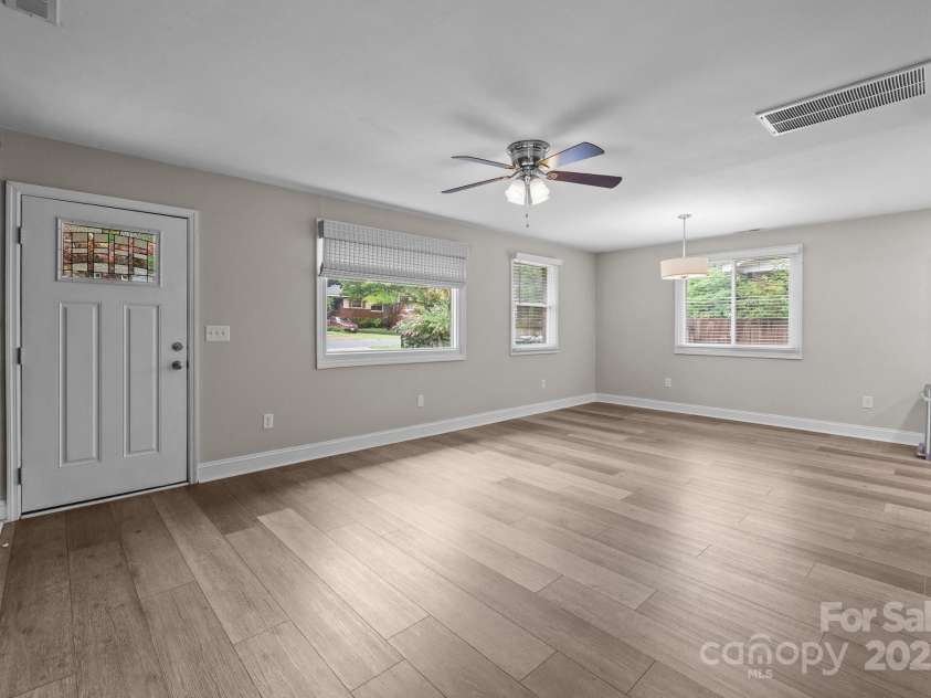 5008 Unaka Avenue, Charlotte, NC 28205.  MLS# CAR4266864, YatesRealty ID 21028. 