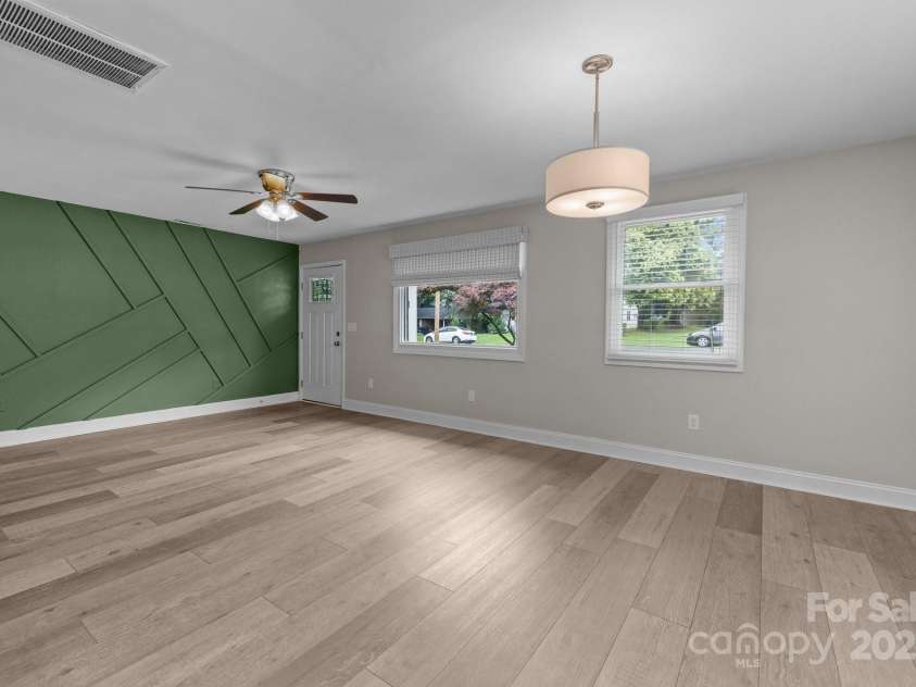 5008 Unaka Avenue, Charlotte, NC 28205.  MLS# CAR4266864, YatesRealty ID 21028. 