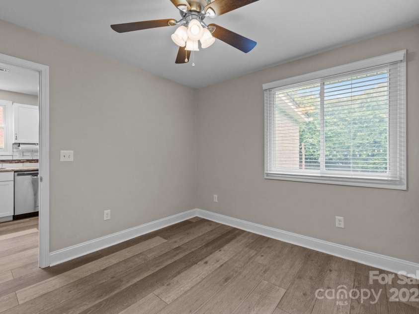 5008 Unaka Avenue, Charlotte, NC 28205.  MLS# CAR4266864, YatesRealty ID 21028. 