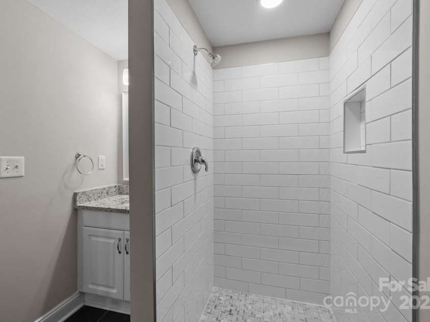 5008 Unaka Avenue, Charlotte, NC 28205.  MLS# CAR4266864, YatesRealty ID 21028. 