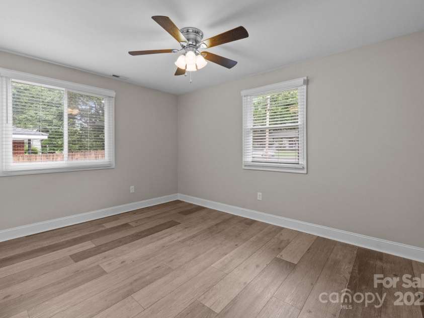 5008 Unaka Avenue, Charlotte, NC 28205.  MLS# CAR4266864, YatesRealty ID 21028. 