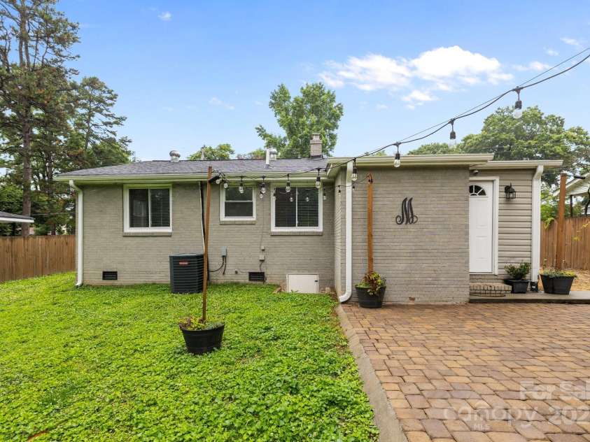 5008 Unaka Avenue, Charlotte, NC 28205.  MLS# CAR4266864, YatesRealty ID 21028. 