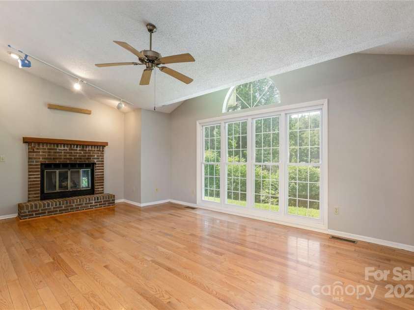 93 Wood Duck Court, Brevard, NC 28712.  MLS# CAR4267776, YatesRealty ID 21029. 
