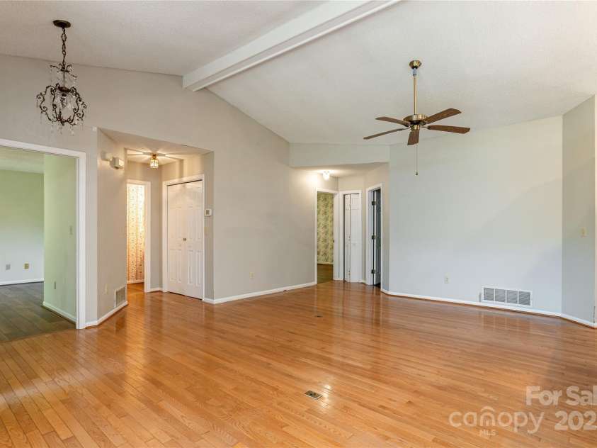 93 Wood Duck Court, Brevard, NC 28712.  MLS# CAR4267776, YatesRealty ID 21029. 