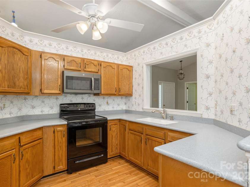 93 Wood Duck Court, Brevard, NC 28712.  MLS# CAR4267776, YatesRealty ID 21029. 