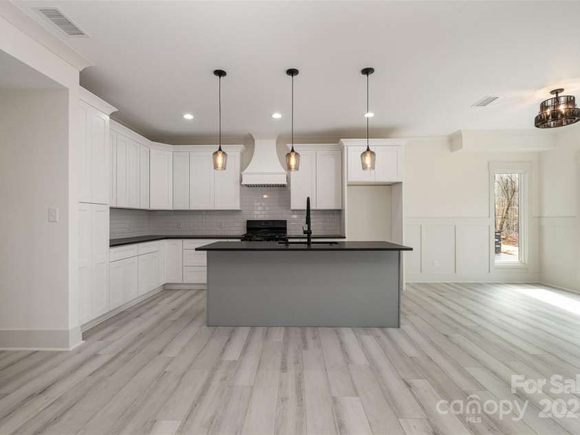 177 Olympia Drive, Mooresville, NC 28117.  MLS# CAR4216265, YatesRealty ID 2103. 