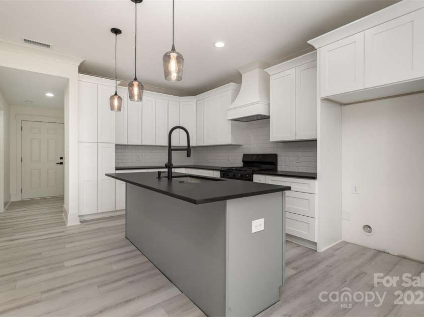 177 Olympia Drive, Mooresville, NC 28117.  MLS# CAR4216265, YatesRealty ID 2103. 