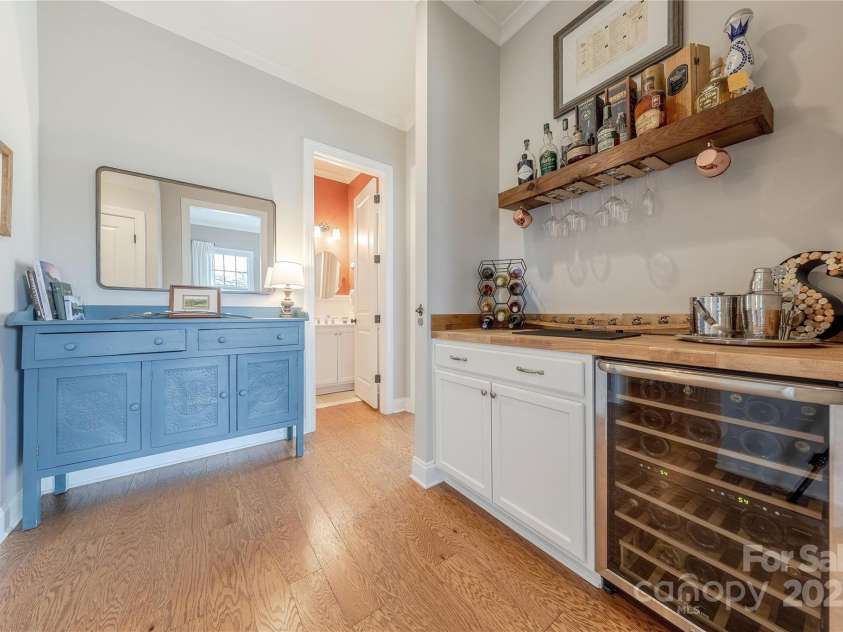 5256 Meadowcroft Way, Fort Mill, SC 29708.  MLS# CAR4270584, YatesRealty ID 21030. Beverage Center