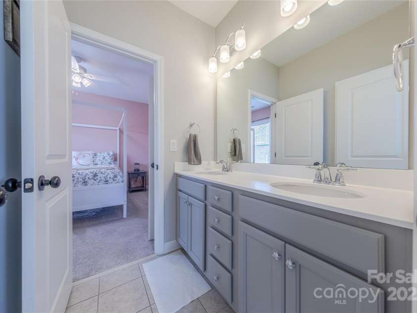 5256 Meadowcroft Way, Fort Mill, SC 29708.  MLS# CAR4270584, YatesRealty ID 21030. Full Bathroom Four