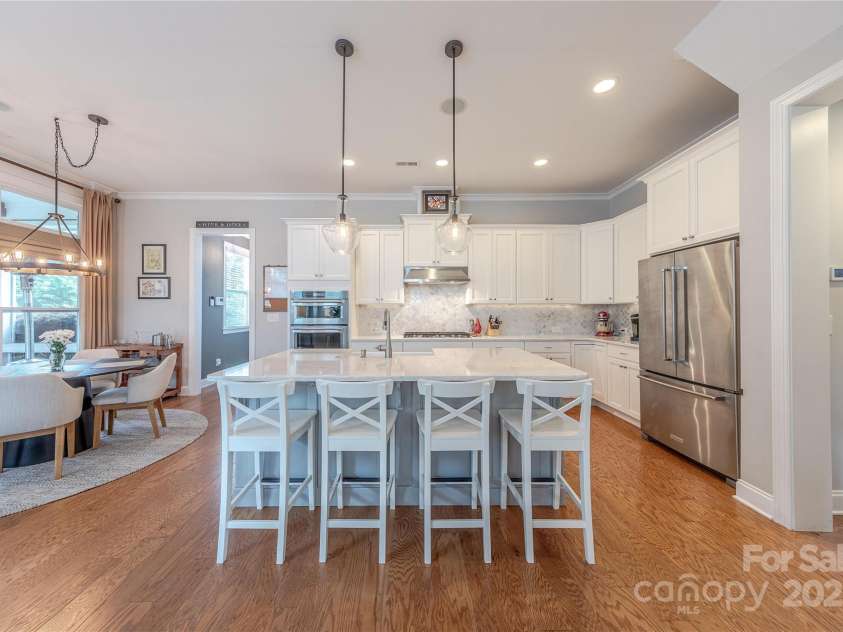 5256 Meadowcroft Way, Fort Mill, SC 29708.  MLS# CAR4270584, YatesRealty ID 21030. Gourmet Chef's Kitchen