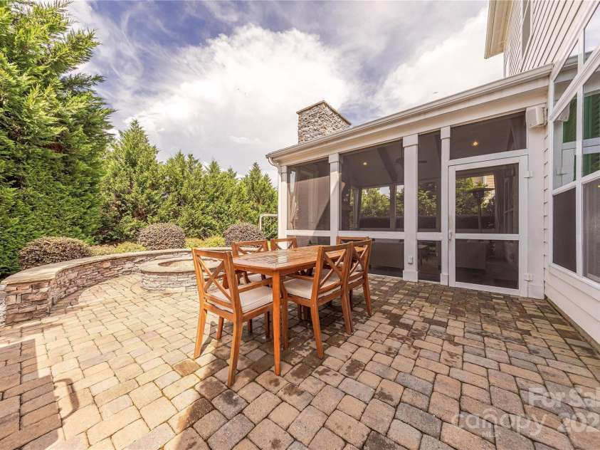 5256 Meadowcroft Way, Fort Mill, SC 29708.  MLS# CAR4270584, YatesRealty ID 21030. Mature Privacy Landscaping