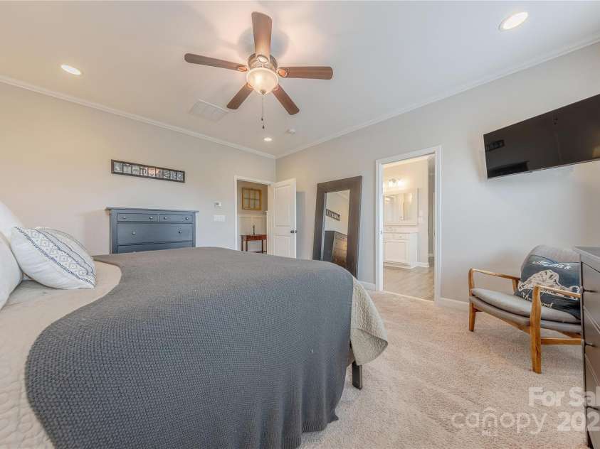 5256 Meadowcroft Way, Fort Mill, SC 29708.  MLS# CAR4270584, YatesRealty ID 21030. Tons of Space