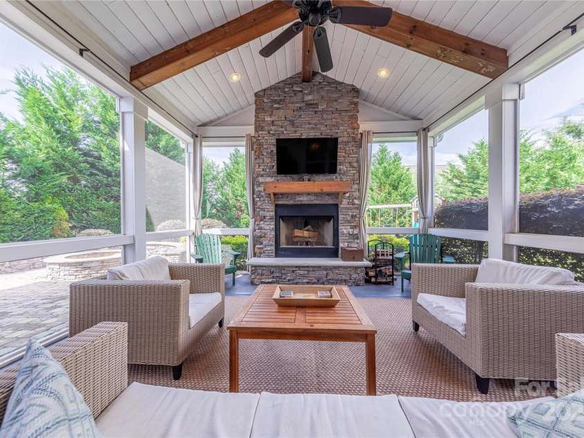 5256 Meadowcroft Way, Fort Mill, SC 29708.  MLS# CAR4270584, YatesRealty ID 21030. Vaulted Ceiling Screened In Porch