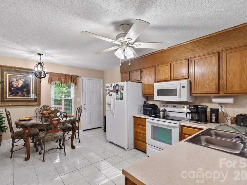 634 Hillcrest Drive, Shelby, NC 28150.  MLS# CAR4380899, YatesRealty ID 21030. 