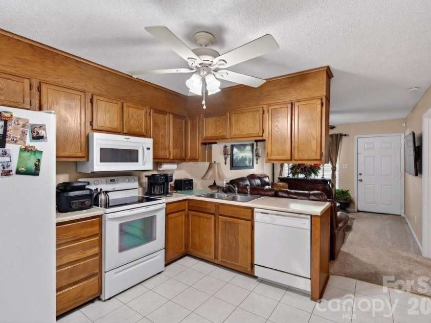 634 Hillcrest Drive, Shelby, NC 28150.  MLS# CAR4380899, YatesRealty ID 21030. 
