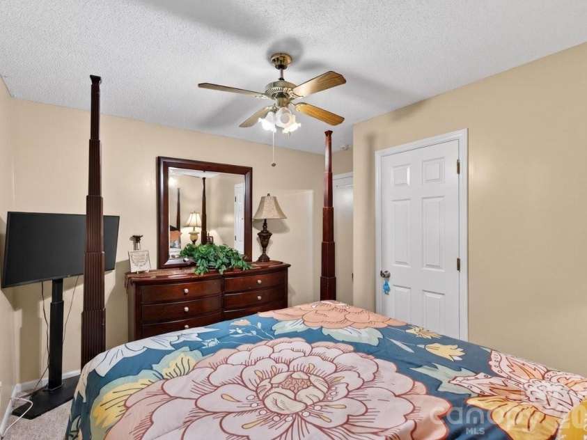 634 Hillcrest Drive, Shelby, NC 28150.  MLS# CAR4380899, YatesRealty ID 21030. 