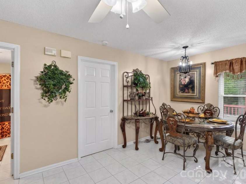 634 Hillcrest Drive, Shelby, NC 28150.  MLS# CAR4380899, YatesRealty ID 21030. 