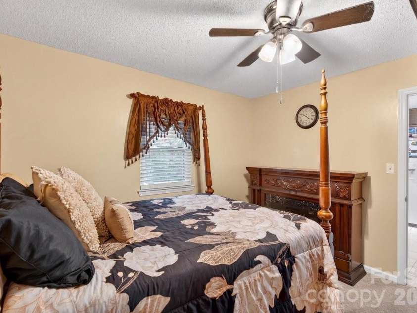 634 Hillcrest Drive, Shelby, NC 28150.  MLS# CAR4380899, YatesRealty ID 21030. 