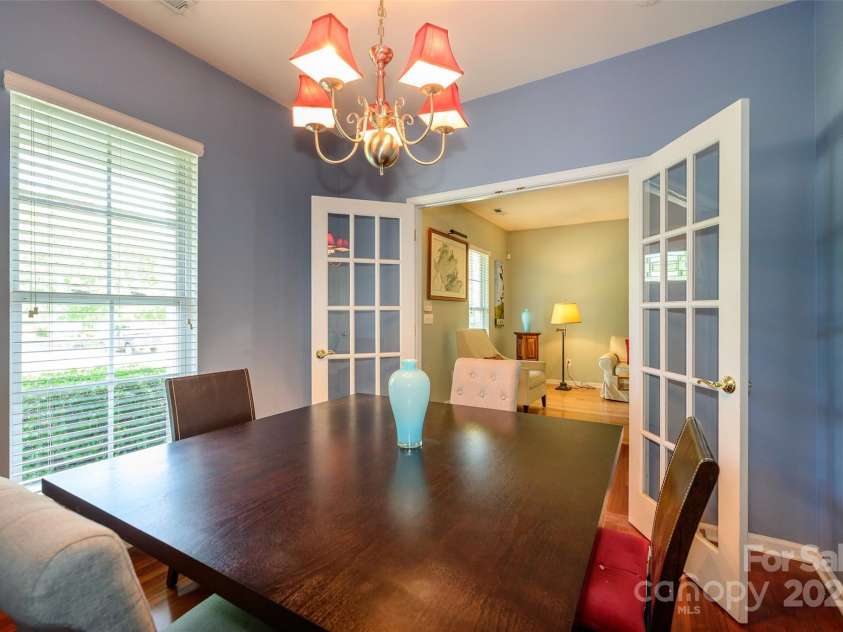 1226 Rising Oak Drive, Charlotte, NC 28206.  MLS# CAR4272266, YatesRealty ID 21031. 