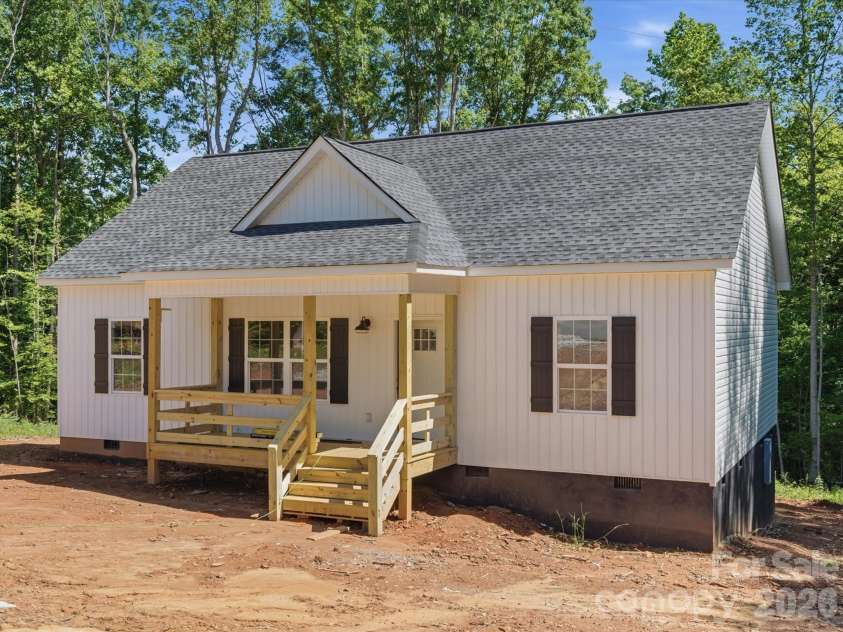 1222 Woodpecker Drive, Clover, SC 29710.  MLS# CAR4378979, YatesRealty ID 21032. 
