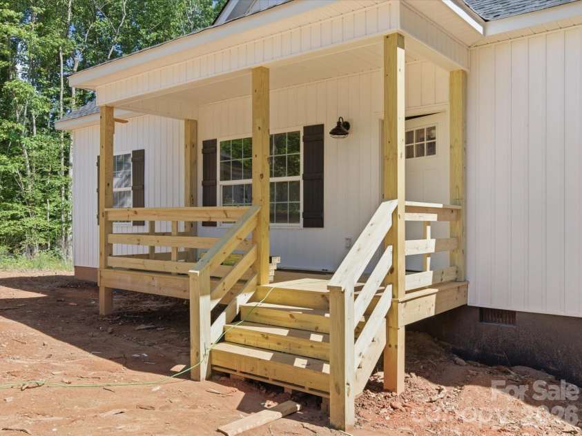 1222 Woodpecker Drive, Clover, SC 29710.  MLS# CAR4378979, YatesRealty ID 21032. 