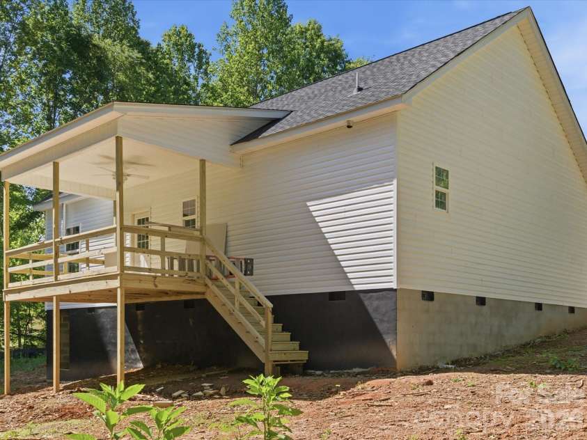 1222 Woodpecker Drive, Clover, SC 29710.  MLS# CAR4378979, YatesRealty ID 21032. 