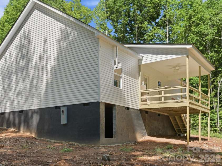 1222 Woodpecker Drive, Clover, SC 29710.  MLS# CAR4378979, YatesRealty ID 21032. 
