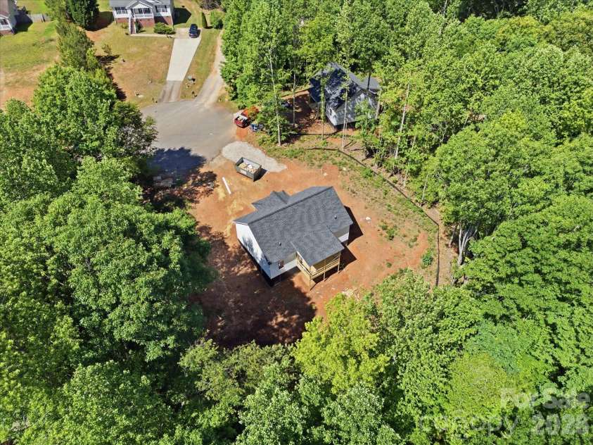 1222 Woodpecker Drive, Clover, SC 29710.  MLS# CAR4378979, YatesRealty ID 21032. 