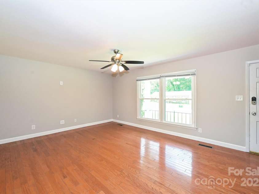 3729 Woodleaf Road, Charlotte, NC 28205.  MLS# CAR4272521, YatesRealty ID 21032. 