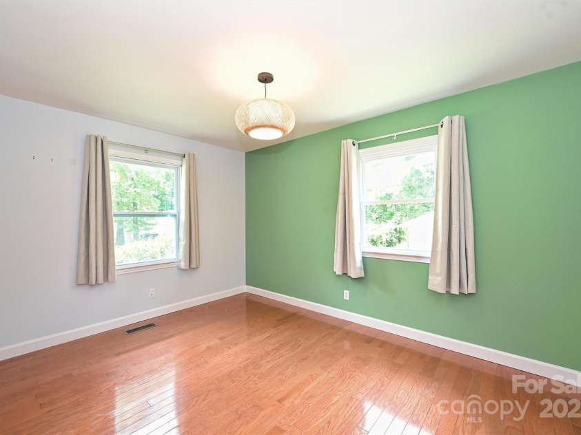 3729 Woodleaf Road, Charlotte, NC 28205.  MLS# CAR4272521, YatesRealty ID 21032. 