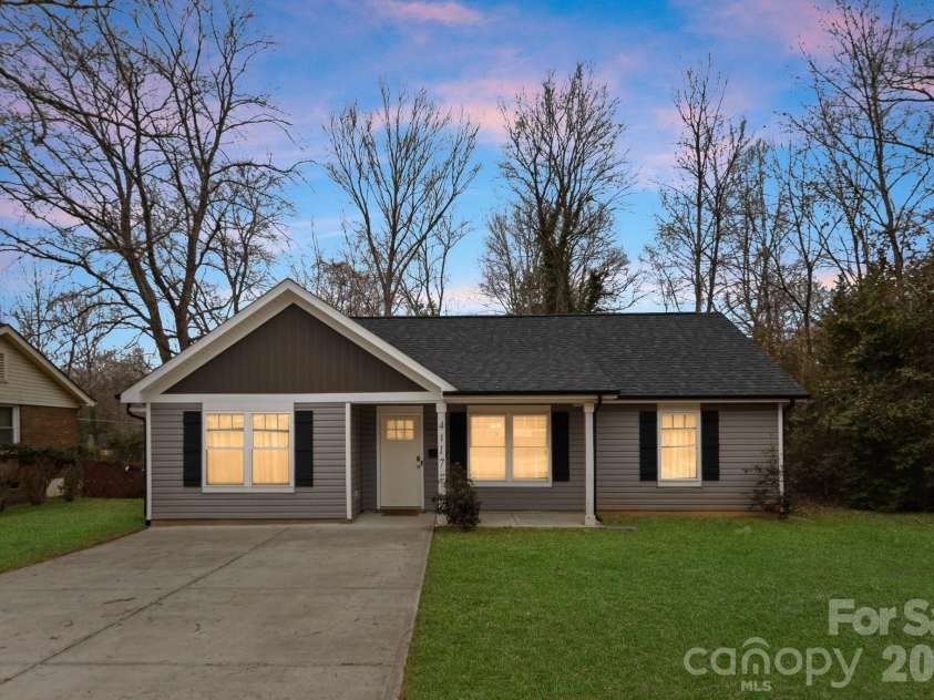 4117 Colebrook Road, Charlotte, NC 28215.  MLS# CAR4380992, YatesRealty ID 21033. 